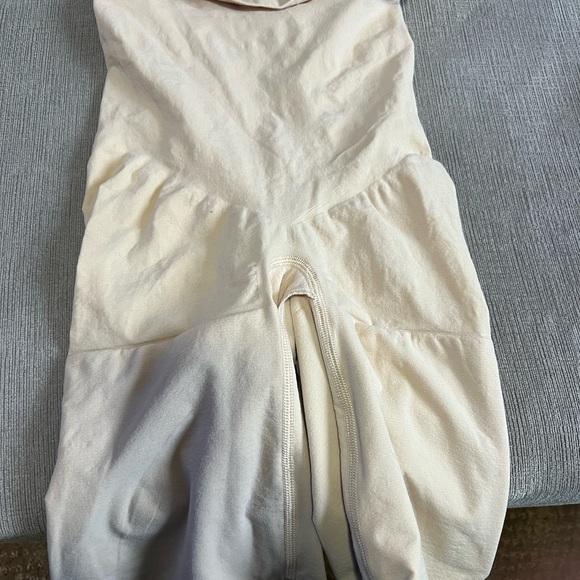 Size large high waisted beige spanx - Picture 2 of 3